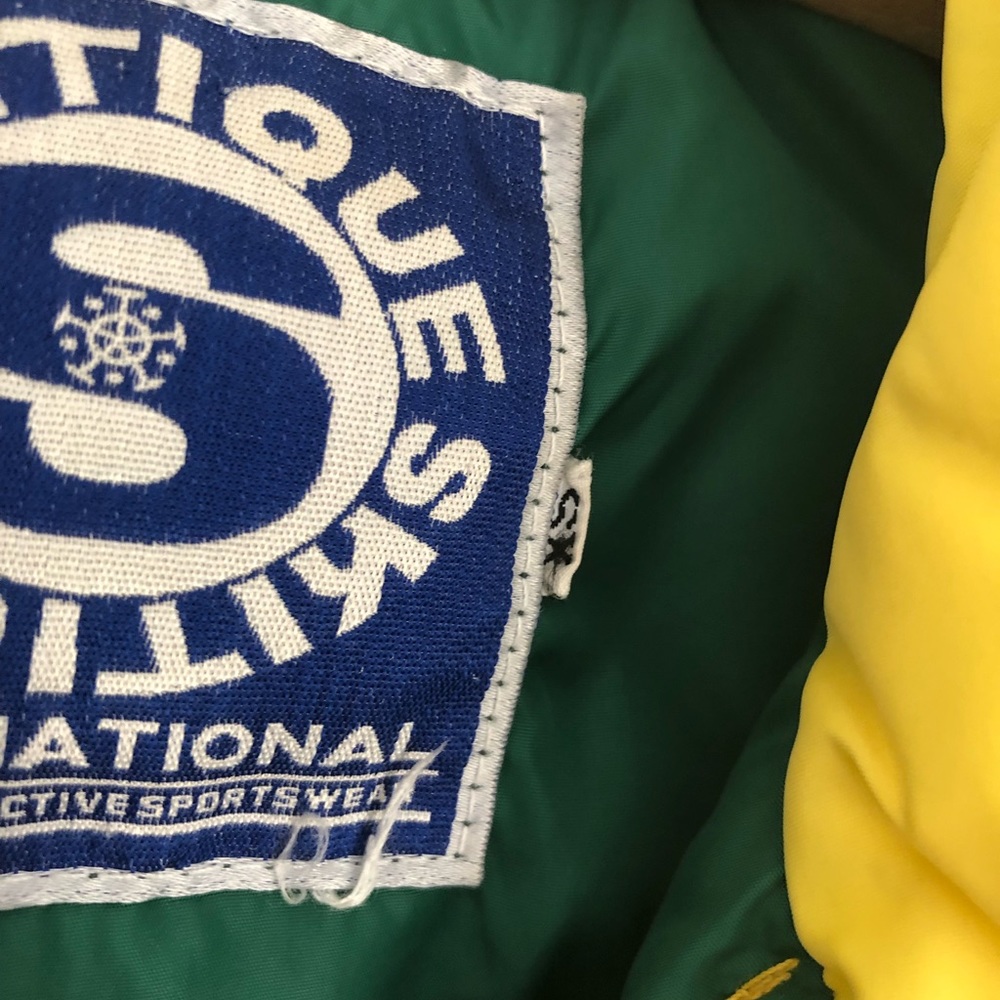 Men's Yellow and Green Vest - Picture 4 of 10